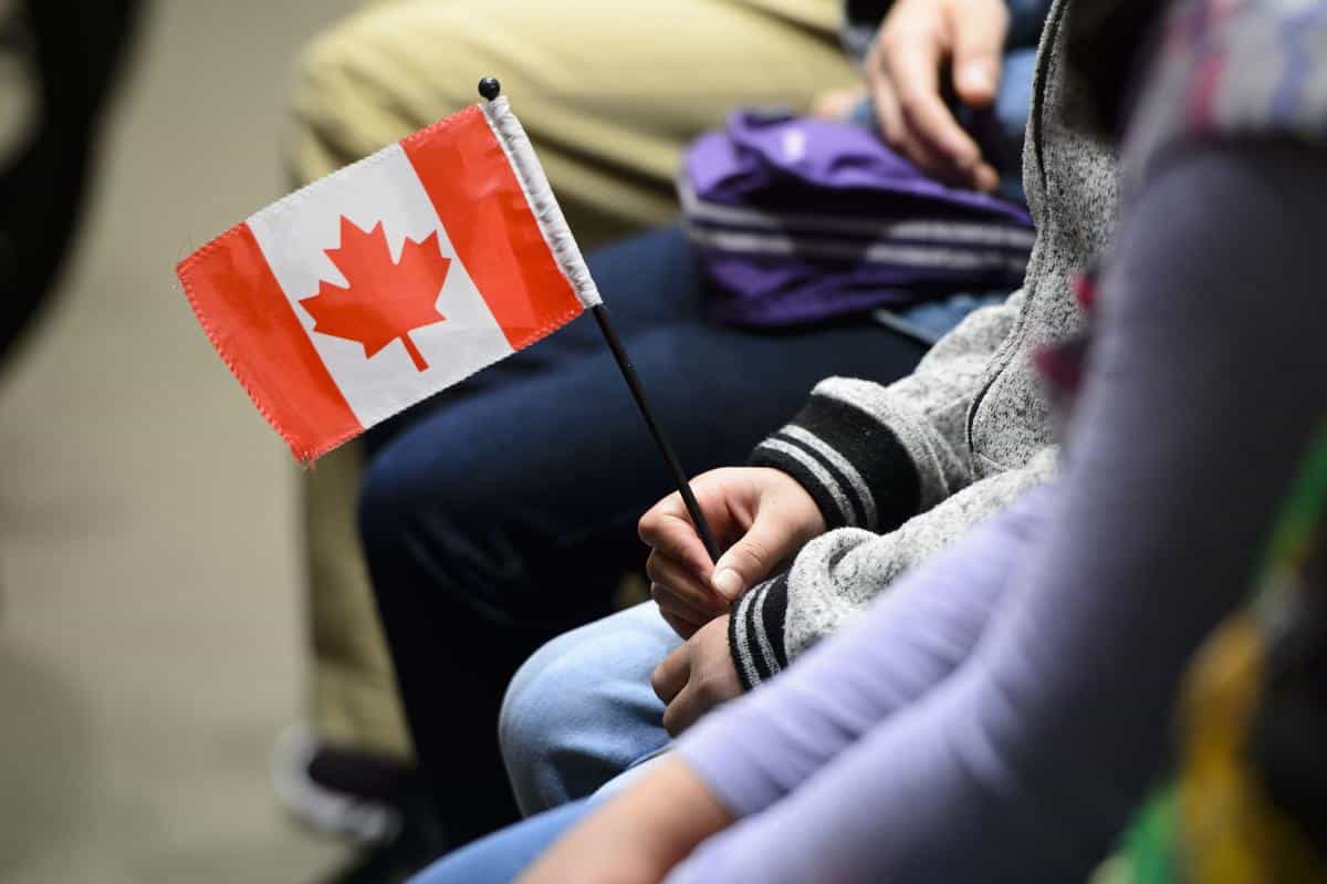 الحكومة الكندية تقوم بتسهيل نقل الجنسية للمولودين خارج كندا