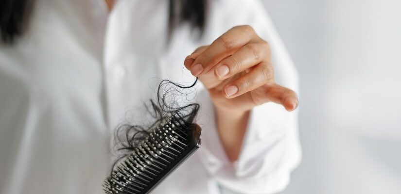 أبلغ مرضى كورونا عن تساقط الشعر بشكل كبير بعد أشهر من التشخيص