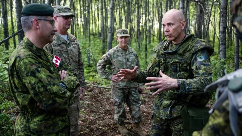 قائد الجيش الكندى يتعهد بإصدار أوامر خاصة لإقتلاع المتطرفين فى الرتب