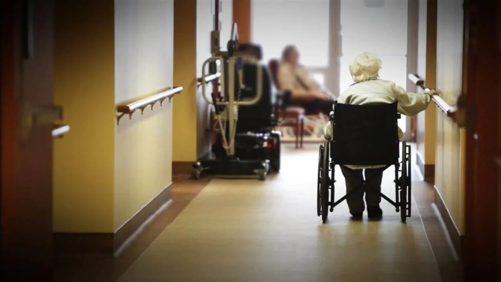 أونتاريو تقرر عزل مراكز رعاية المسنين وعدم خروج النزلاء
