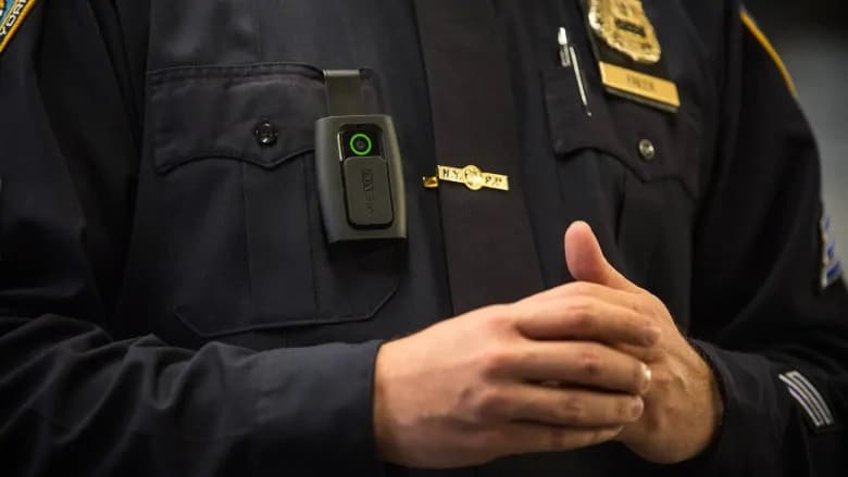 سيبدأ ضباط شرطة الخيالة الكندية فى إرتداء كاميرات الجسد