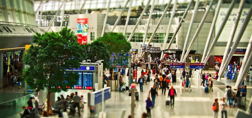 هل يمكن للمسافرين مغادرة كندا قبل فترة الحجر الصحي التي تبلغ 14 يوم ؟