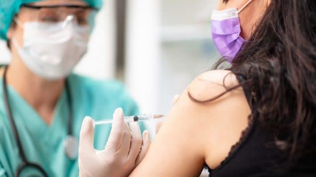 الأطباء فى كندا يجب أن تحصل النساء الحوامل المعرضات للخطر على اللقاح