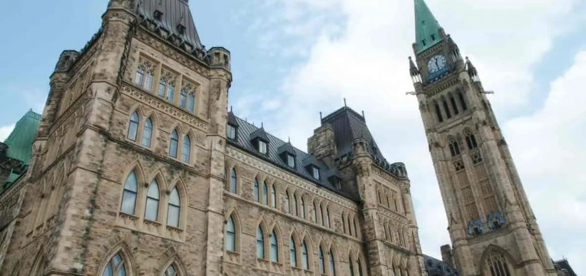 وزير الهجرة الكندى يقدم رؤى جديدة حول نظام الهجرة فى كندا