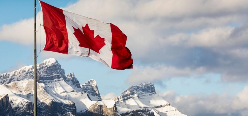 تحتفل كندا بمرور 56 عام على علم مابل ليف