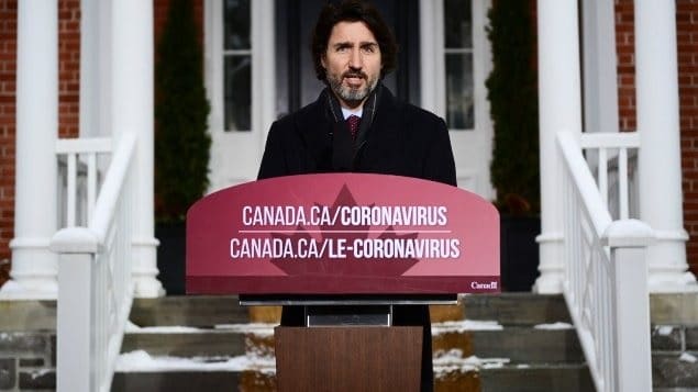 رئيس الوزراء يسعى لطمأنة الكنديين بشأن تأخير اللقاح