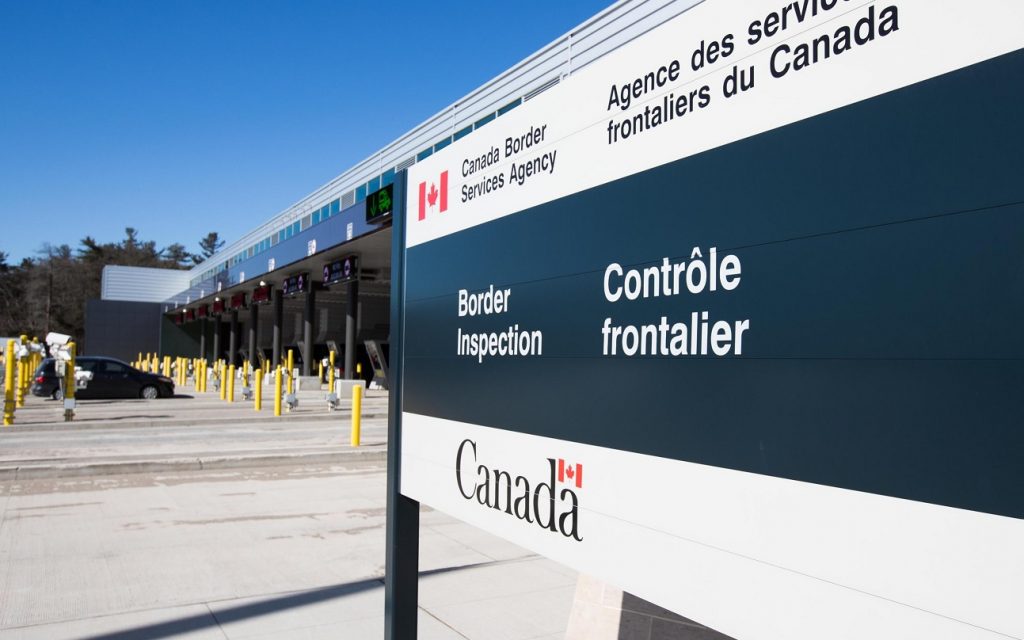 وجوب اختبار كورونا سلبى للمسافرين الذين يعبرون الحدود البرية بين كندا والولايات المتحدة