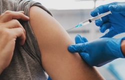 أونتاريو تطلق نظام الحجز عبر الإنترنت للقاحات كوفيد-19
