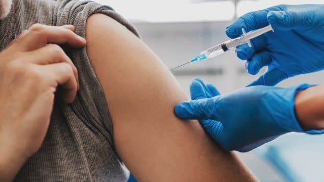 أونتاريو تطلق نظام الحجز عبر الإنترنت للقاحات كوفيد-19