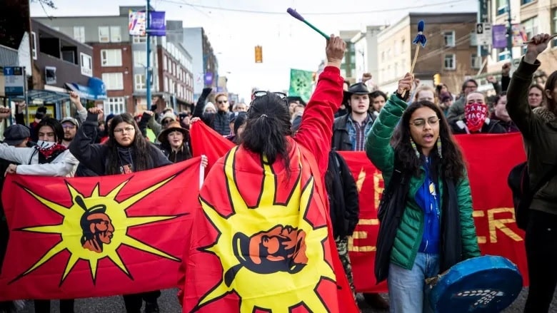 انتهاء احتجاج السكان الأصليين ضد خط الأنابيب بسلام فى فانكوفر
