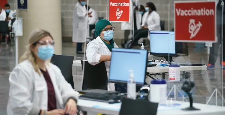 تطعيم العمال غير المسجلين فى كندا