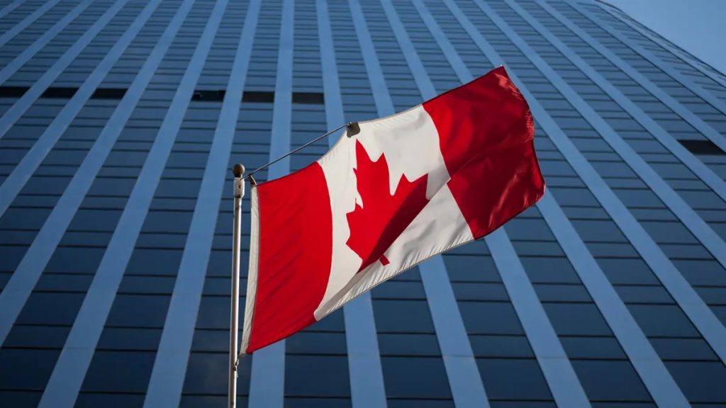 مزيد من الوقت للزوار للتقدم بطلب للحصول على تصاريح عمل داخل كندا