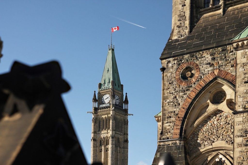 لجنة برلمانية تنشر دراسة حول تأثير فيروس كورونا على الهجرة الكندية