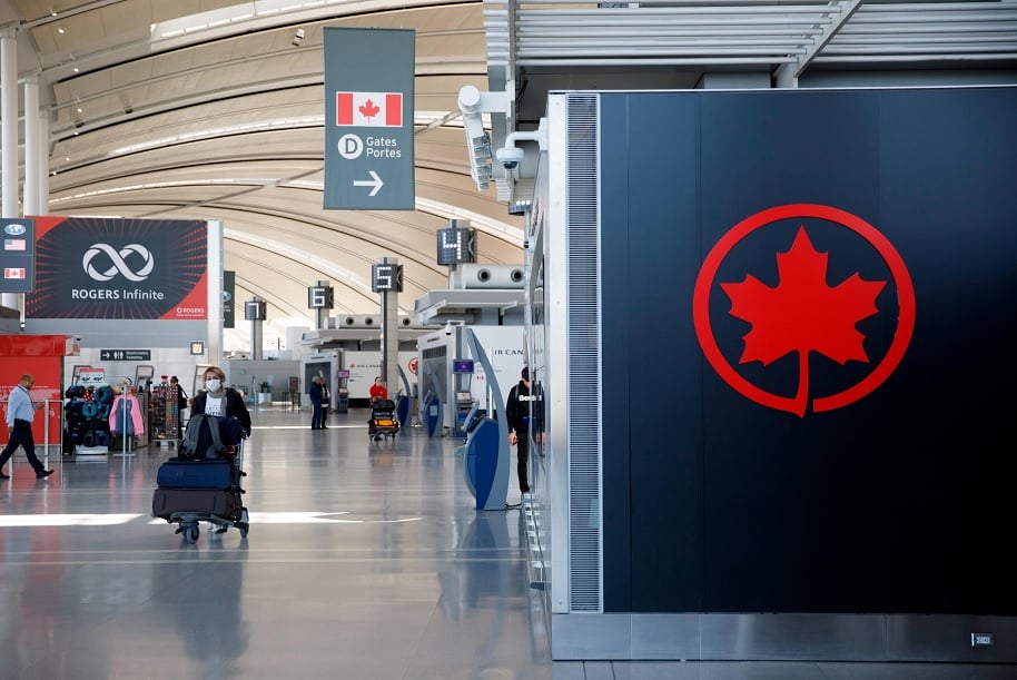 ما يحتاج المسافرون الملقحون معرفته قبل دخول كندا